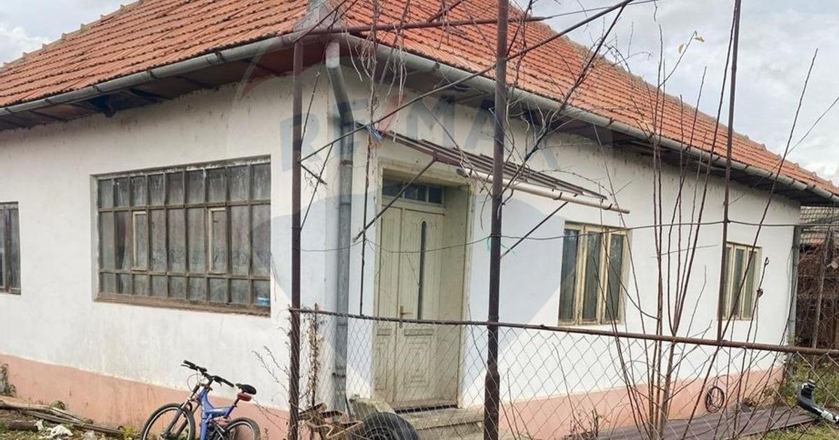 Casă cu 3 camere în Cislău