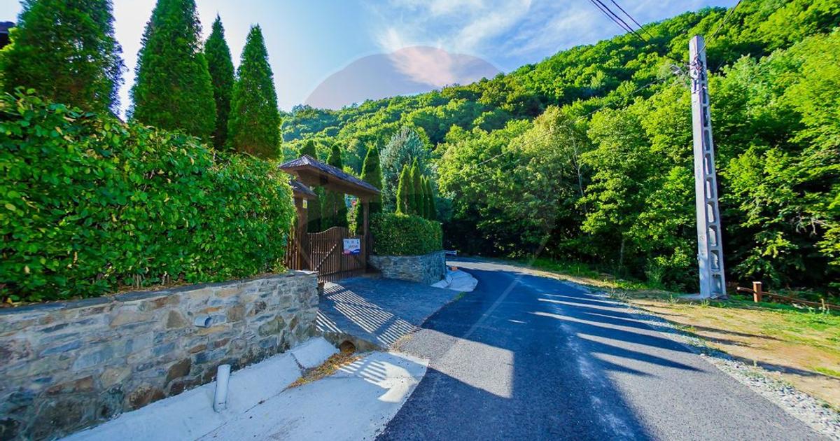 Casă cu 4 camere în Coaș