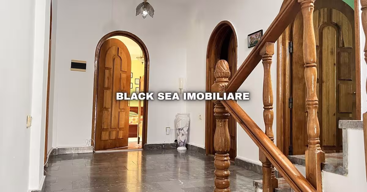 Casă cu 7 camere în zona Central, Constanța