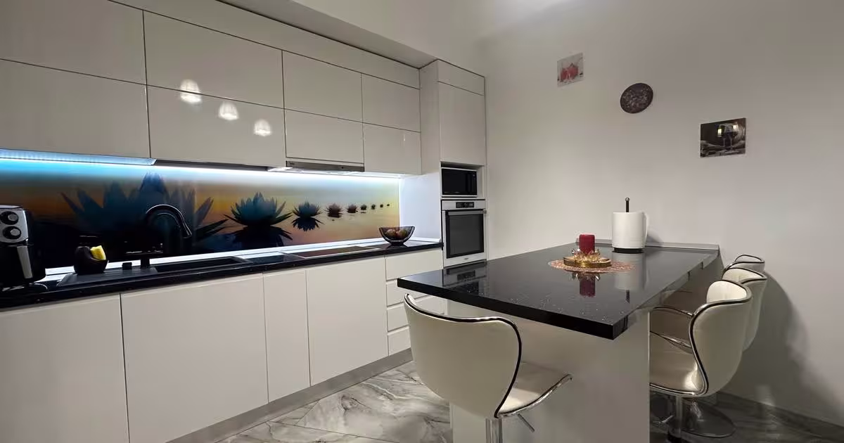 Casă cu 6 camere în zona Faleza Nord, Constanța