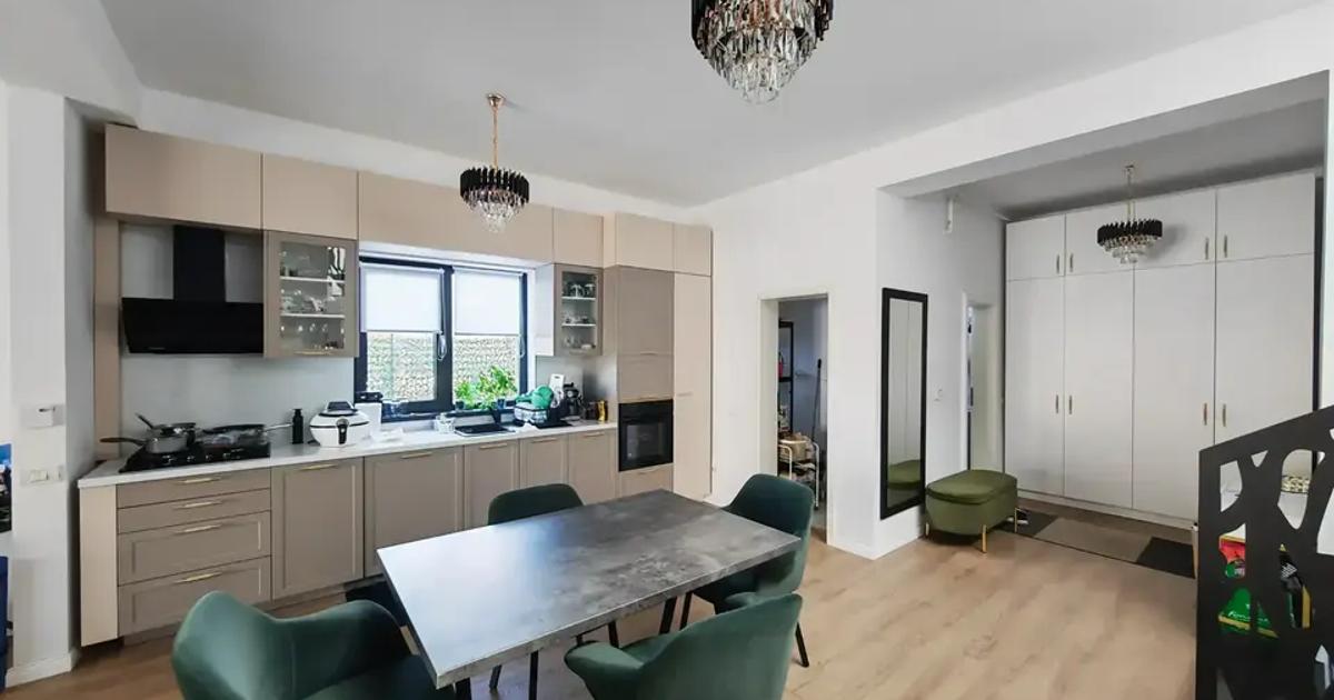 Casă cu 4 camere în Corbeanca