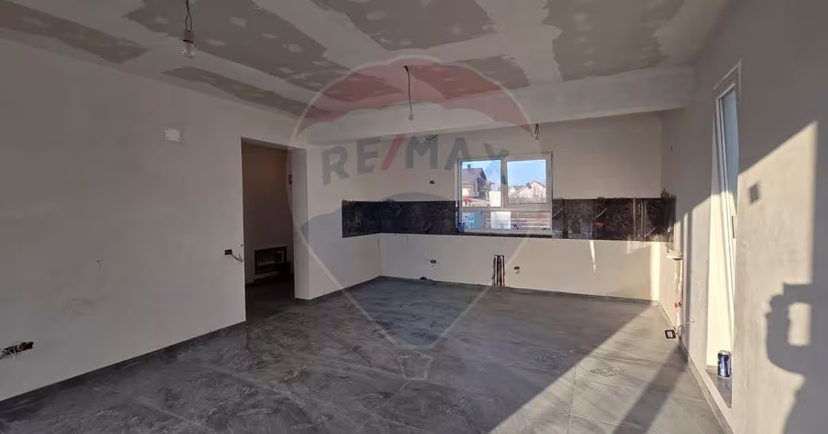 Casă cu 4 camere în Crevedia