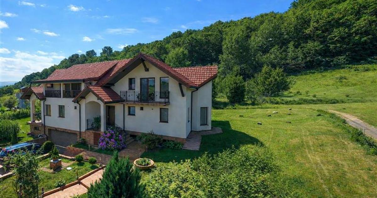 Casă cu 9 camere în zona Exterior Est, Deva