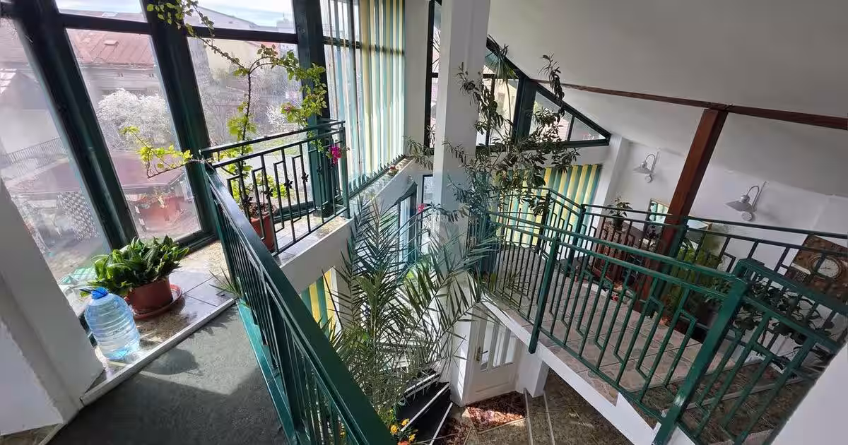 Casă 242 mp cu 8 camere în zona Central, Drobeta-Turnu Severin