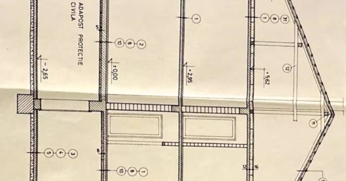 Casă 1,480 mp cu 5 camere în Dumbrăveni