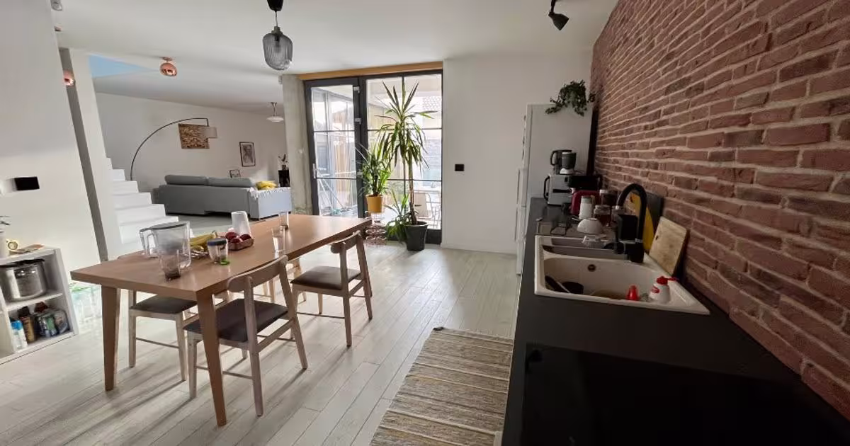 Casă 108 mp cu 4 camere în Dumbrăvița