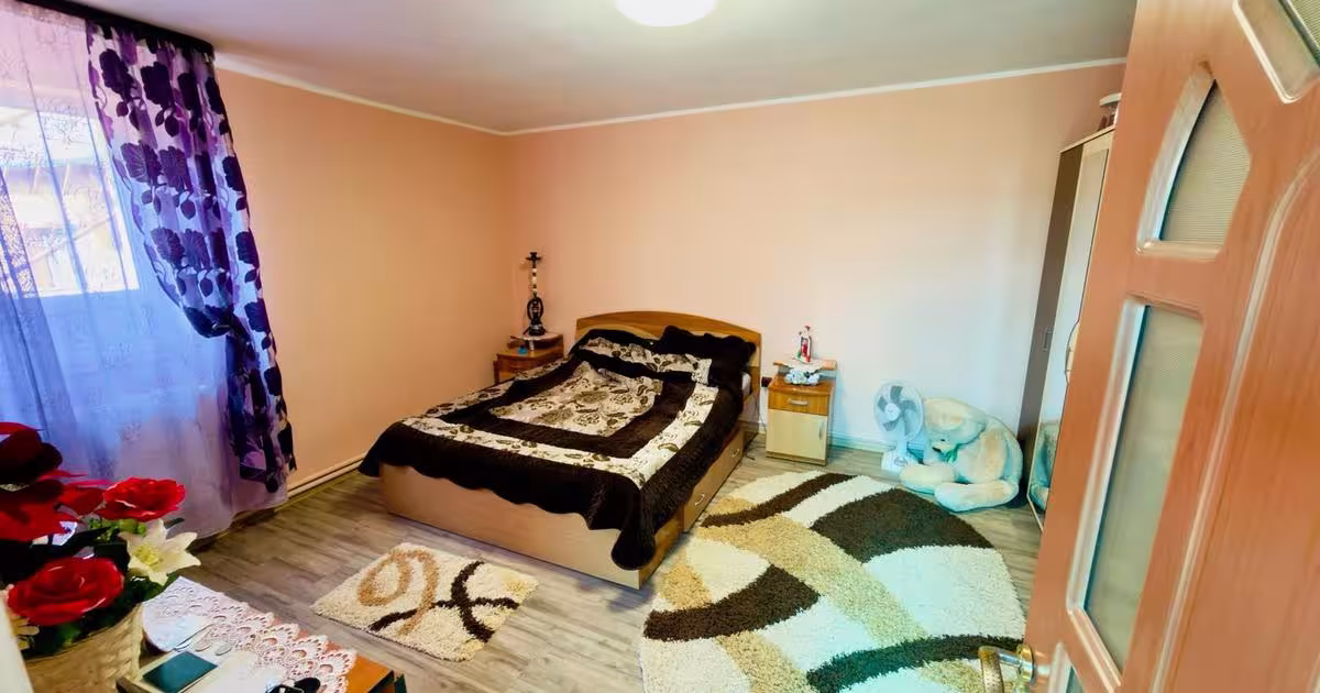 Casă cu 4 camere în zona Gării, Galați