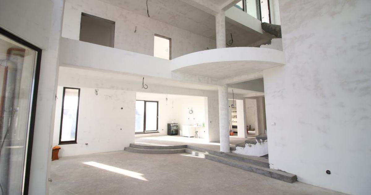 Casă 400 mp cu 8 camere în zona Nord, Galați