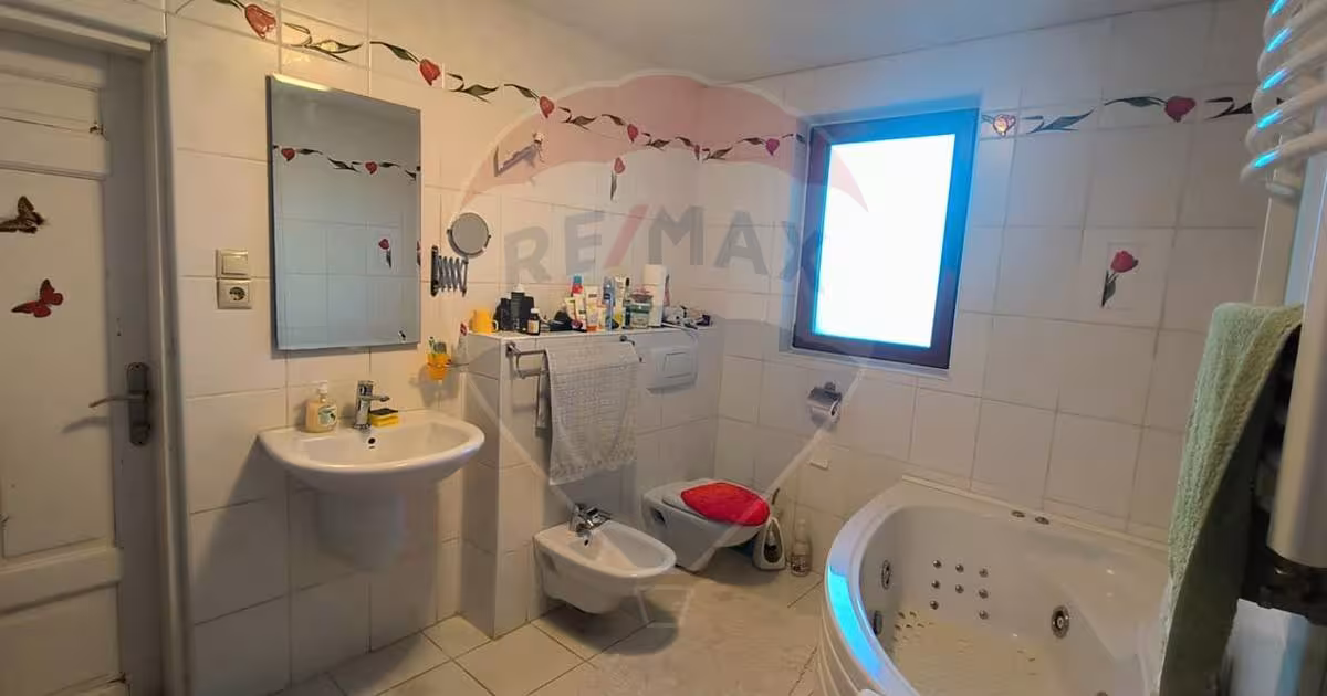 Casă cu 4 camere în zona Nord-Est, Galați