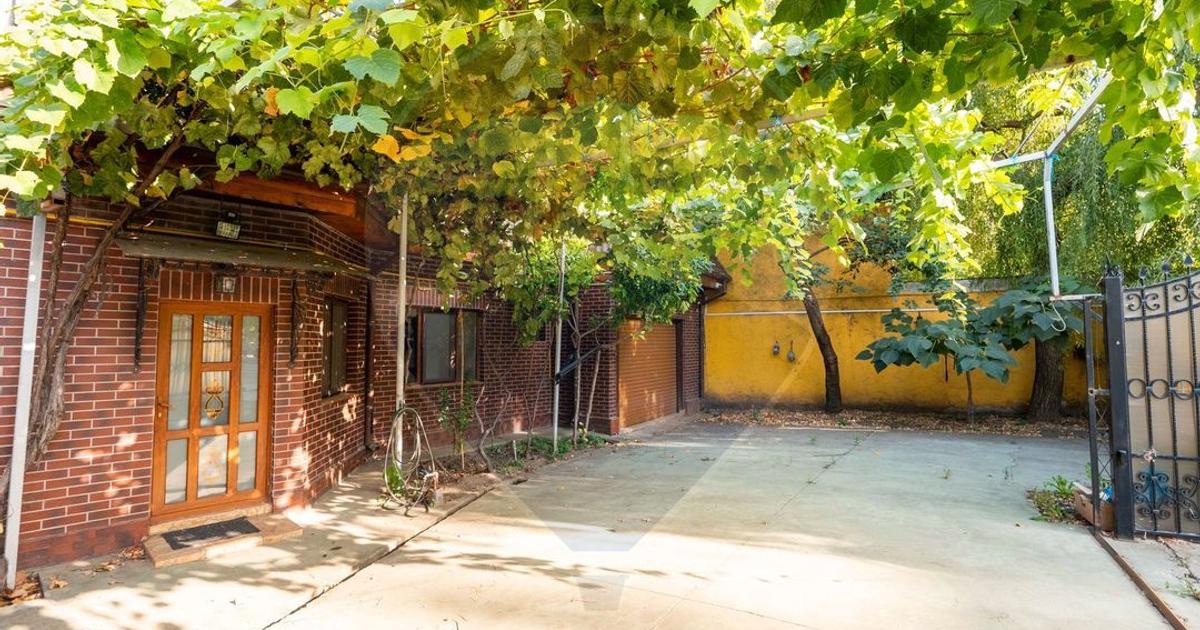 Casă cu 5 camere în zona Piața Centrală, Galați