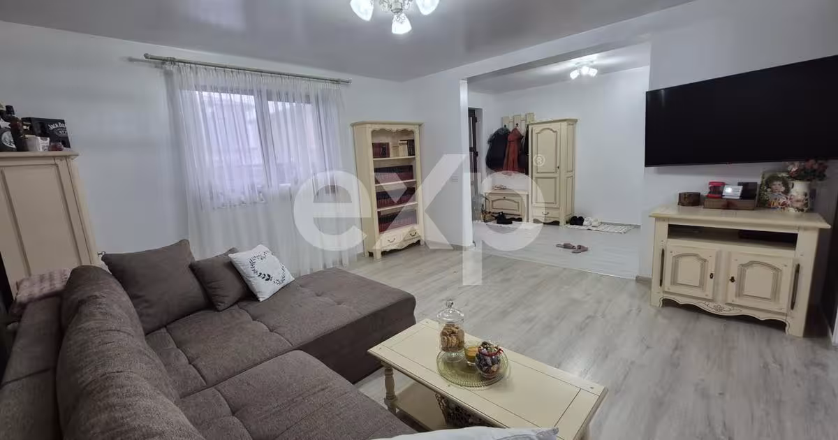 Casă cu 3 camere în Geamăna