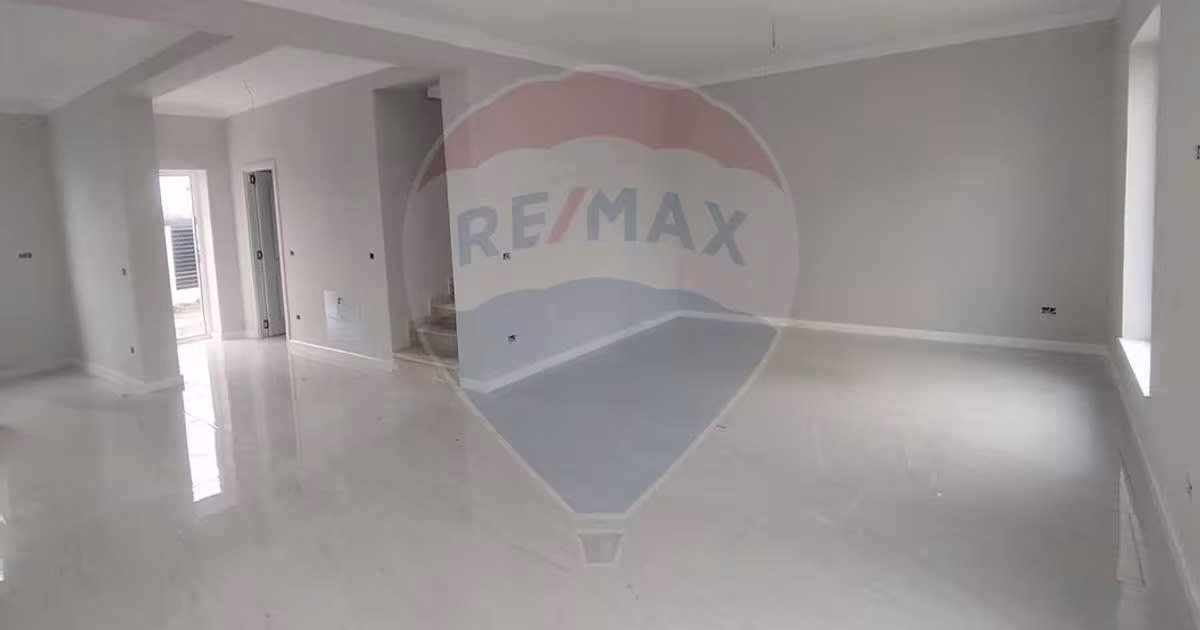 Casă cu 4 camere în Golești