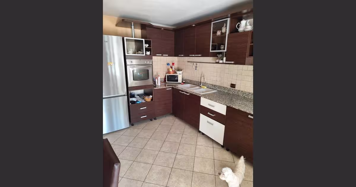 Casă 280 mp cu 5 camere în Goruna