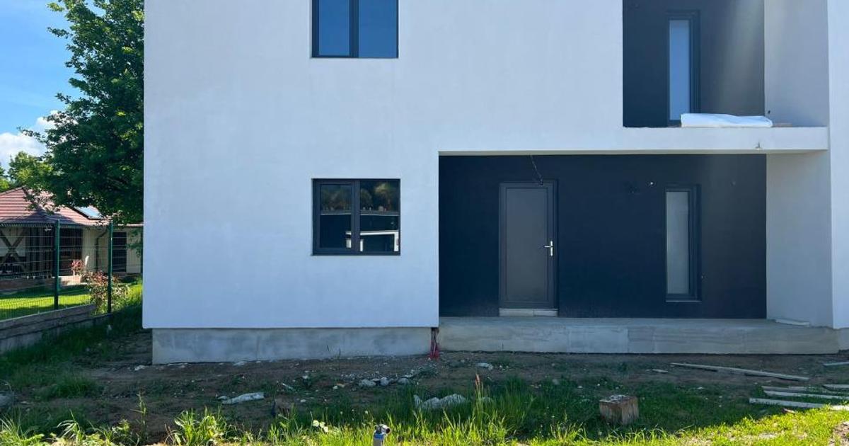 Casă cu 4 camere în Groși