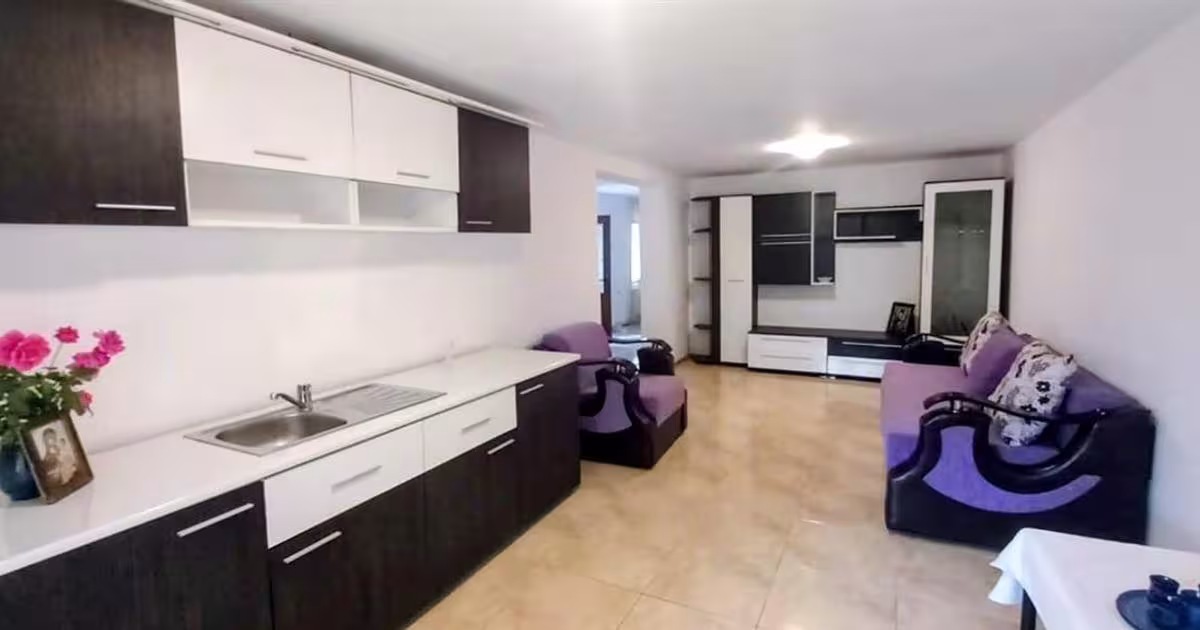 Casă cu 3 camere în Lacu Sărat