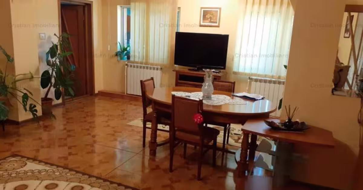 Casă cu 6 camere în Lacu Sărat