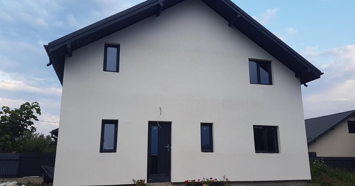 Casă cu 5 camere în Lilieci