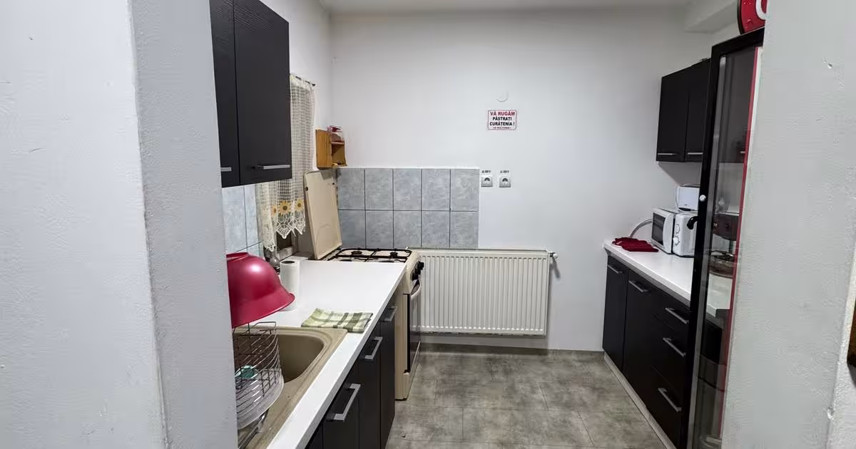 Casă 345 mp cu 10 camere în zona Exterior Vest, Lupeni