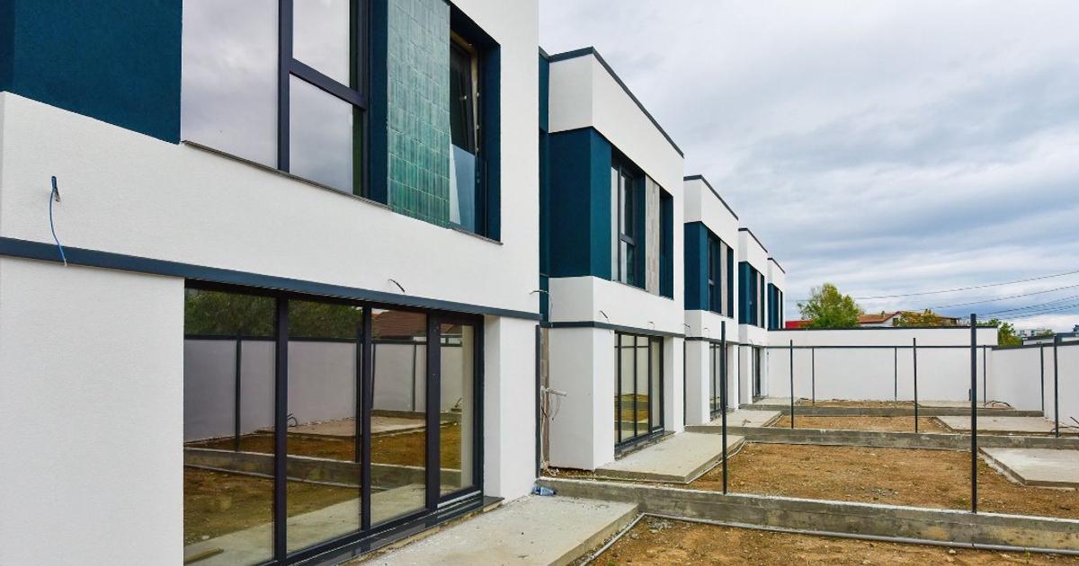 Casă 123 mp cu 4 camere în zona Central, Mamaia-Sat