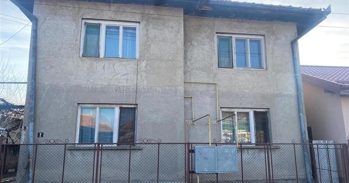 Casă cu 11 camere în zona Est, Marghita