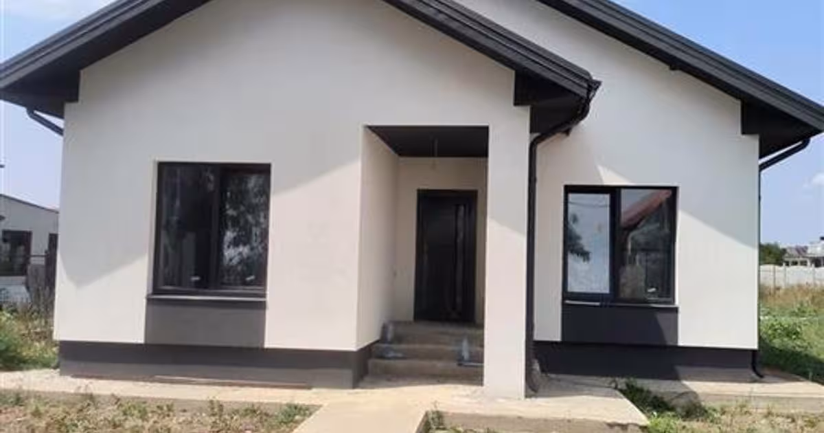 Casă cu 4 camere în zona Central, Mihăilești