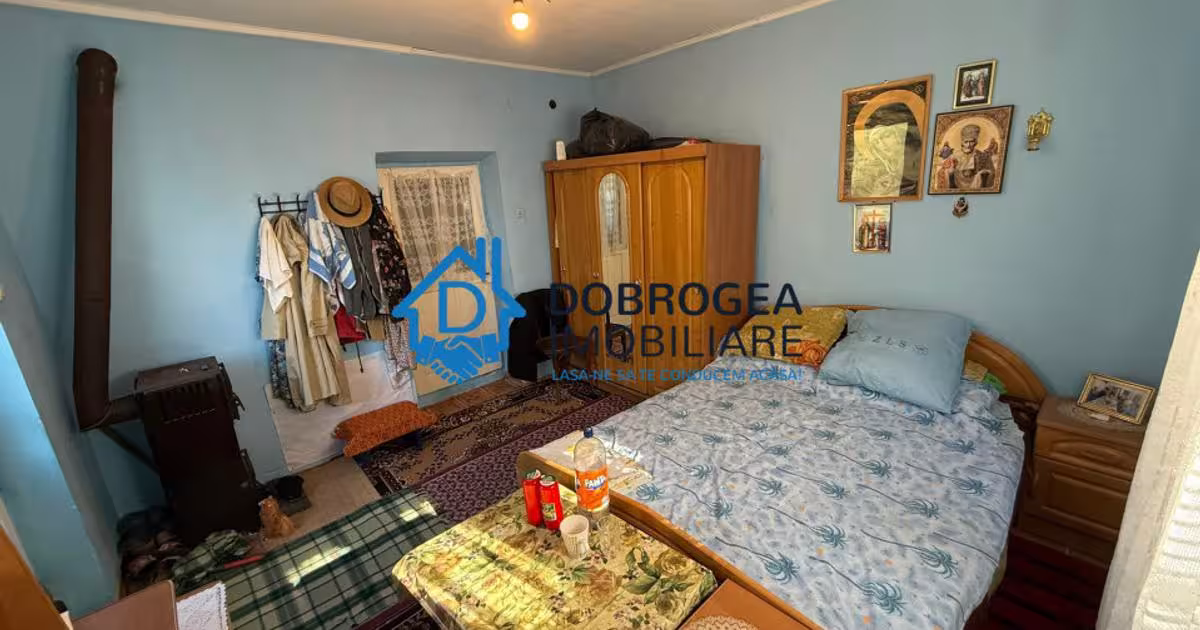 Casă 40 mp cu 2 camere în Mineri