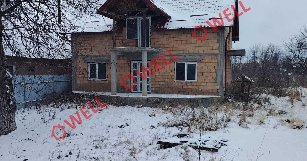 Casă cu 8 camere în Moacșa