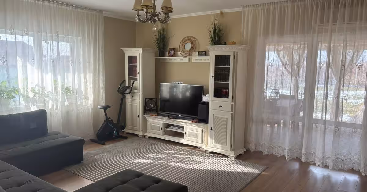Casă cu 4 camere în Moara Vlăsiei