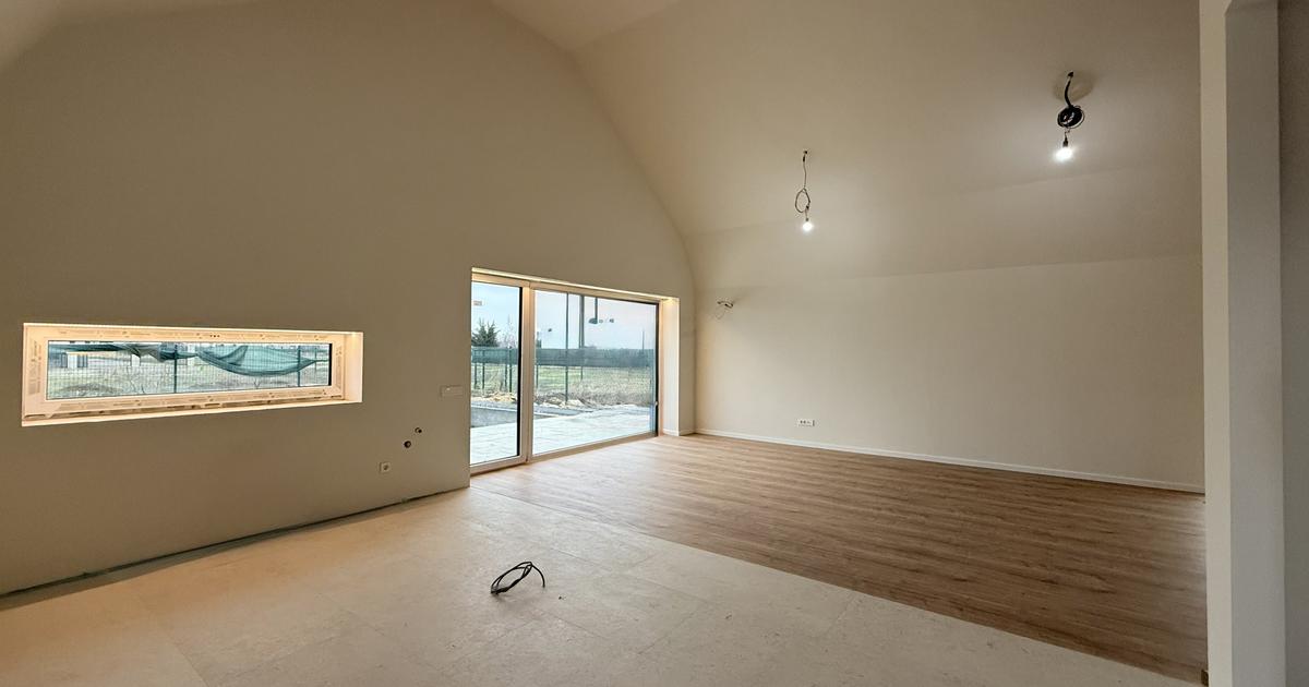 Casă 149 mp cu 4 camere în Mogoșoaia