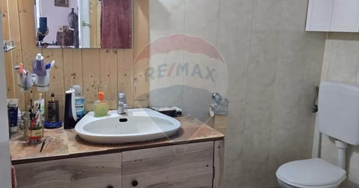 Casă cu 4 camere în Neagra Șarului