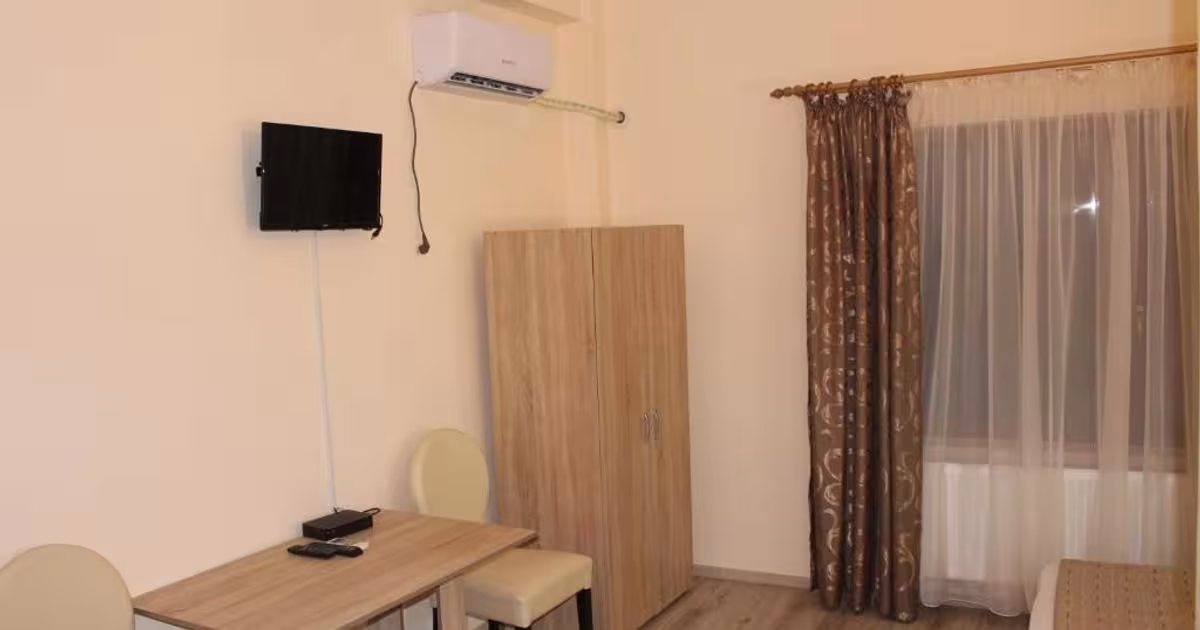 Casă 475 mp cu 5 camere în Oancea