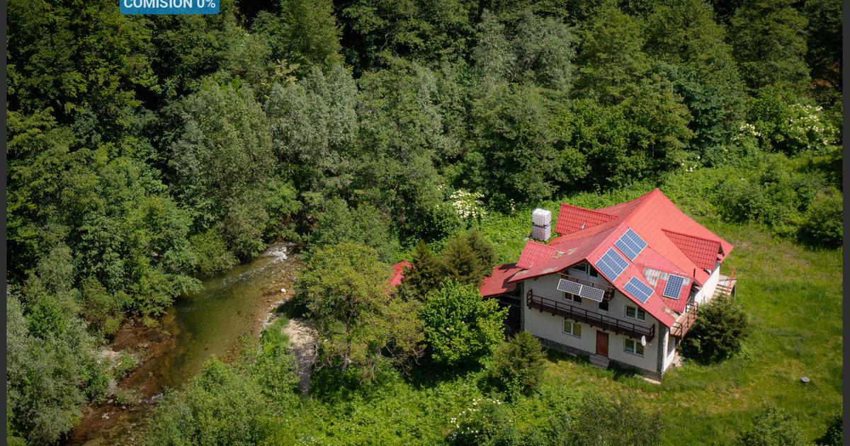 Casă 250 mp cu 9 camere în Obârșia-Cloșani