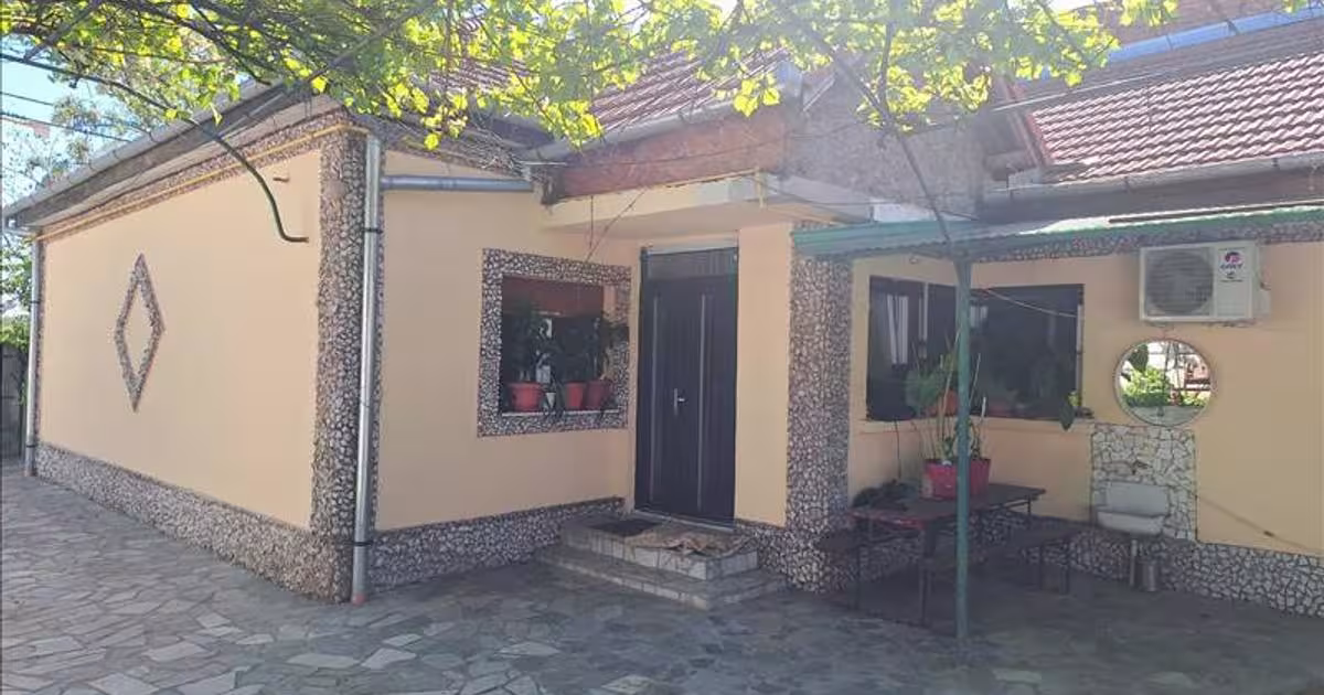 Casă 250 mp cu 7 camere în zona Calea Aradului, Oradea