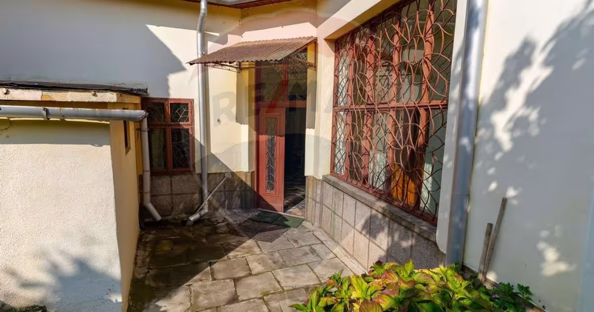 Casă cu 4 camere în zona Central, Orăștie