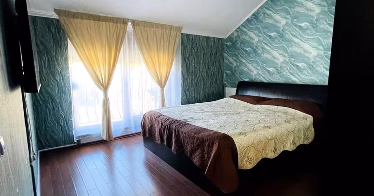 Casă cu 4 camere în Paleu