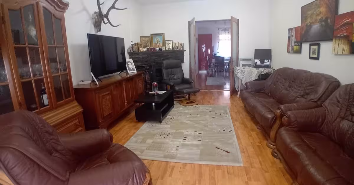 Casă 105 mp cu 3 camere în zona Exterior Est, Piatra-Neamț