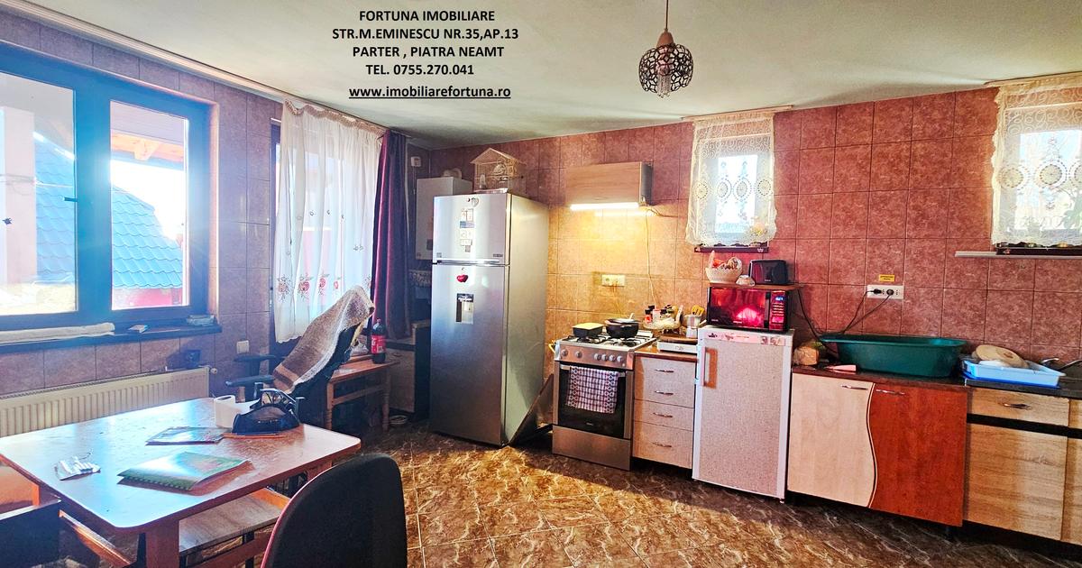 Casă cu 8 camere în zona Exterior Sud, Piatra-Neamț