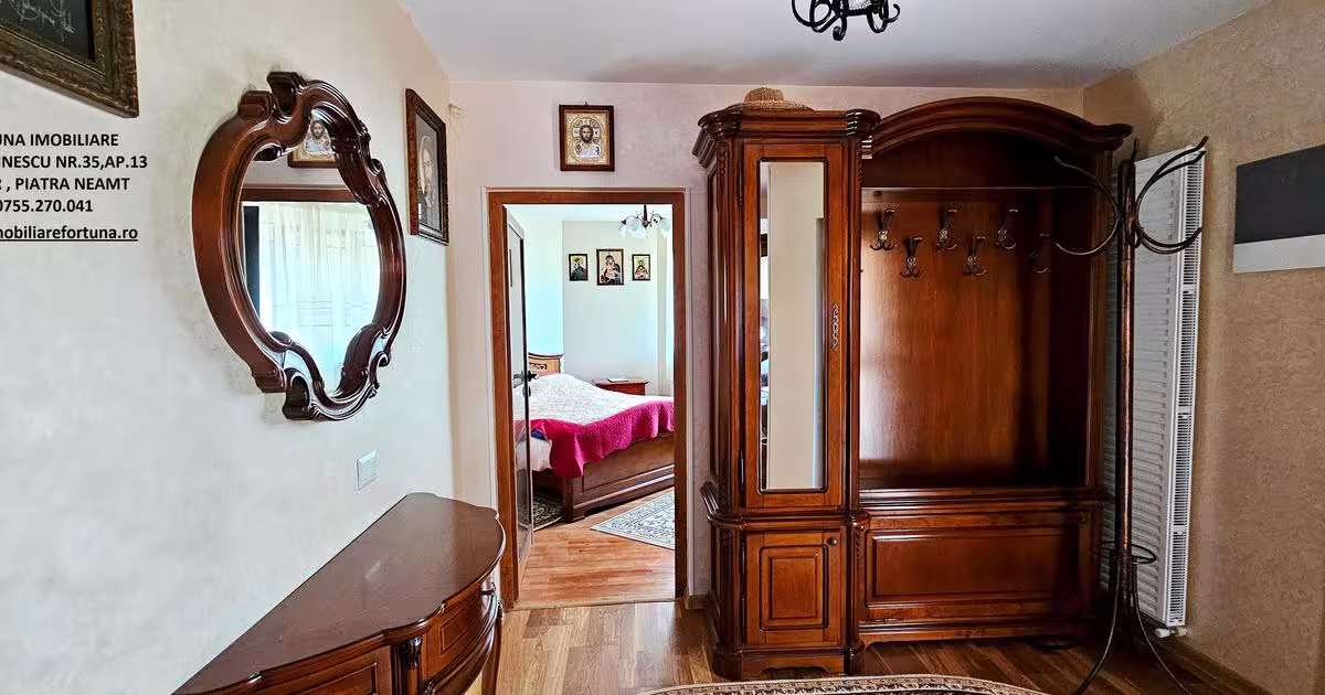 Casă cu 8 camere în zona Exterior Vest, Piatra-Neamț