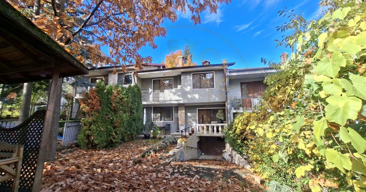 Casă cu 4 camere în zona Central, Pitești