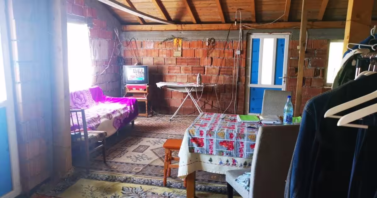 Casă 120 mp cu 3 camere în zona Trivale, Pitești