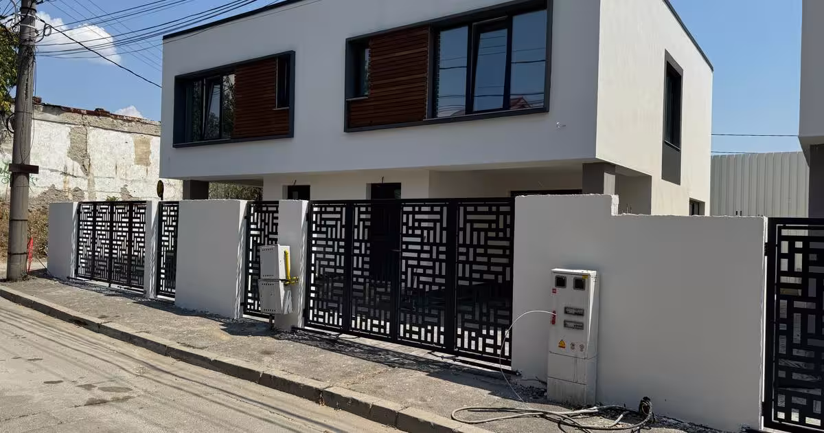 Casă 90 mp cu 4 camere în zona Central, Ploiești