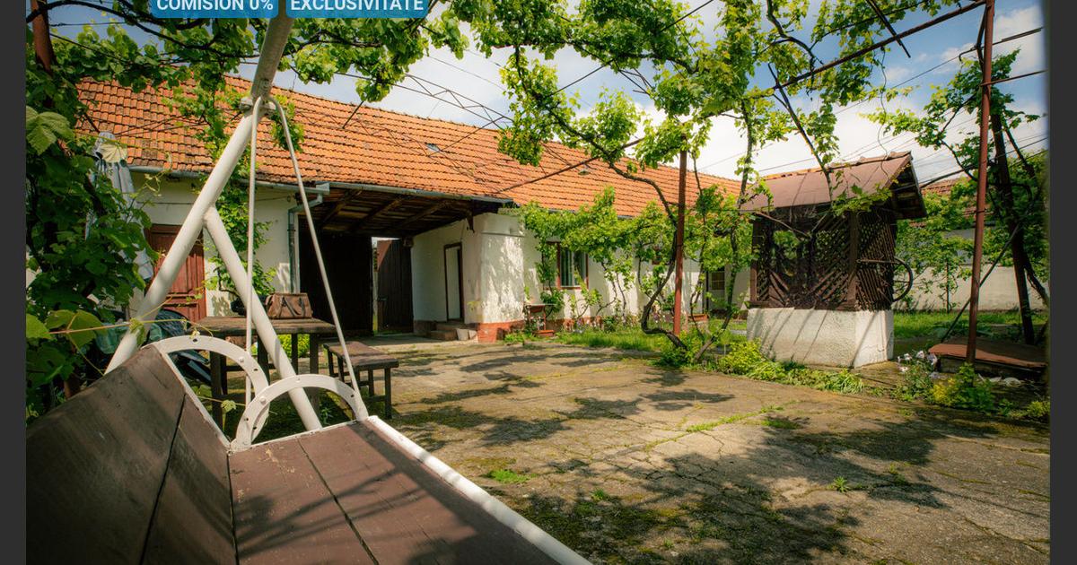 Casă 247 mp cu 6 camere în Ramna