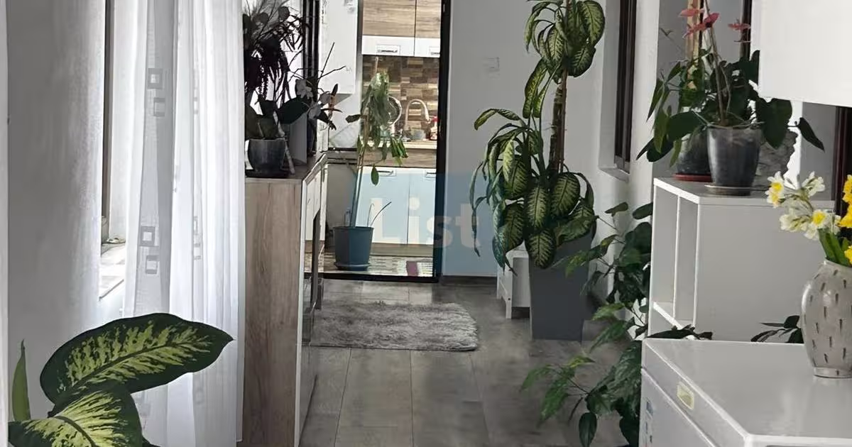 Casă 135 mp cu 3 camere în Rasova