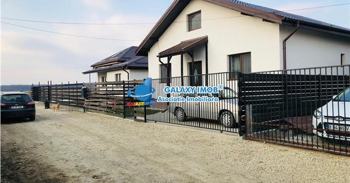 Casă cu 4 camere în Săbăreni