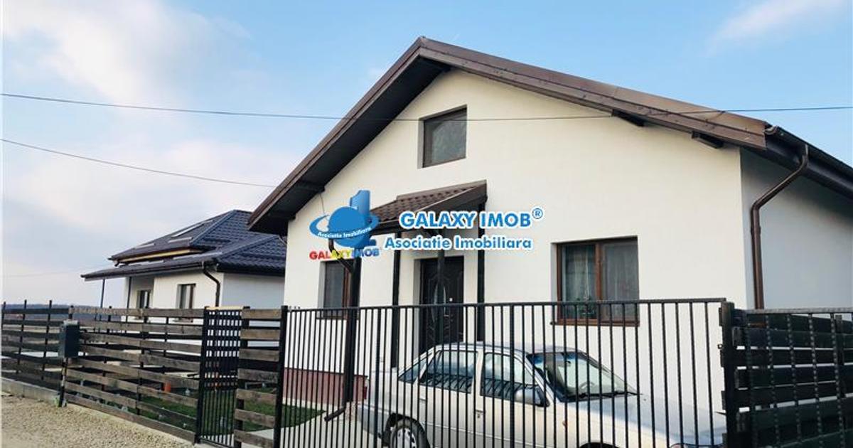 Casă cu 4 camere în Săbăreni