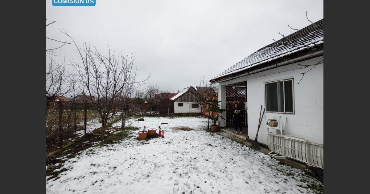 Casă 214 mp cu 7 camere în Sânmartin