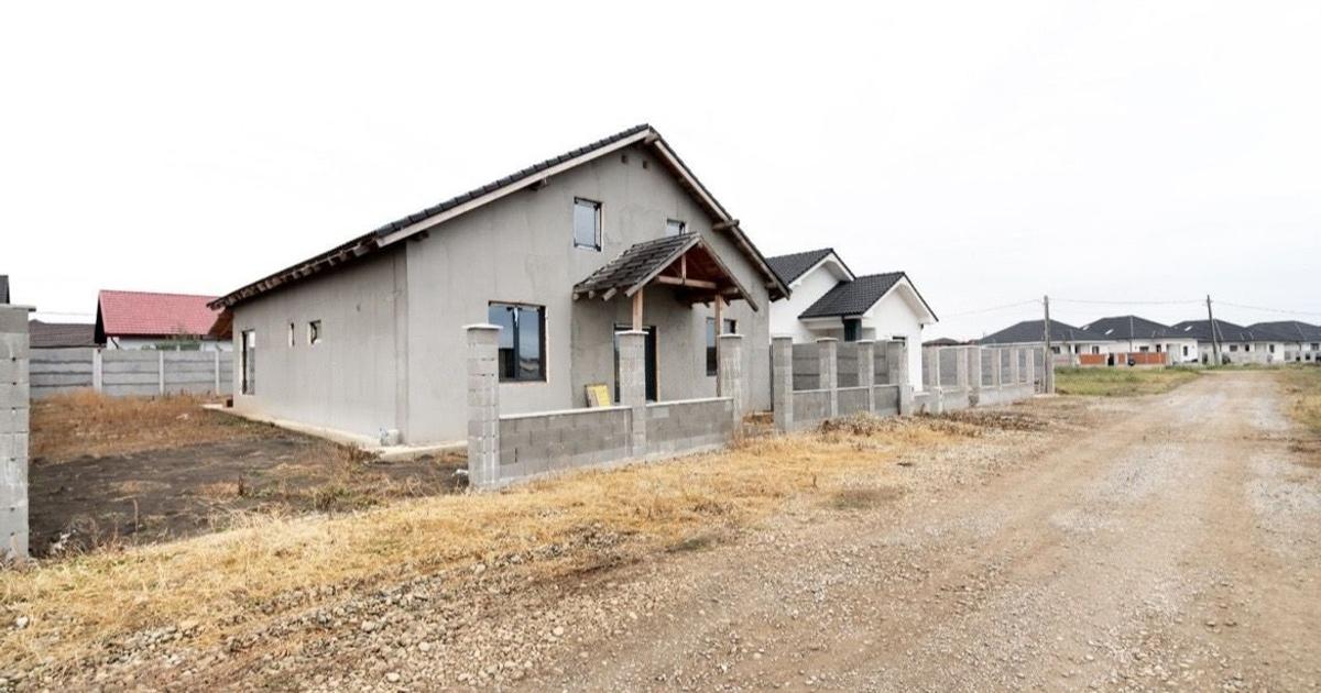 Casă cu 3 camere în Sântandrei