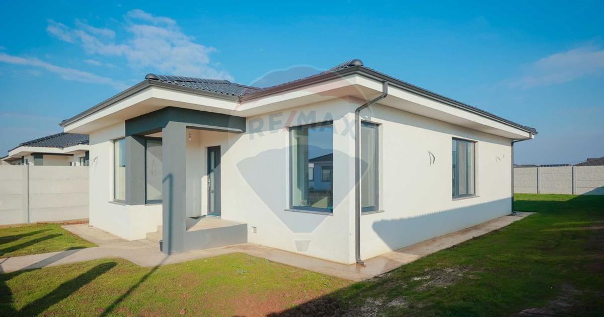 Casă cu 4 camere în Sântandrei