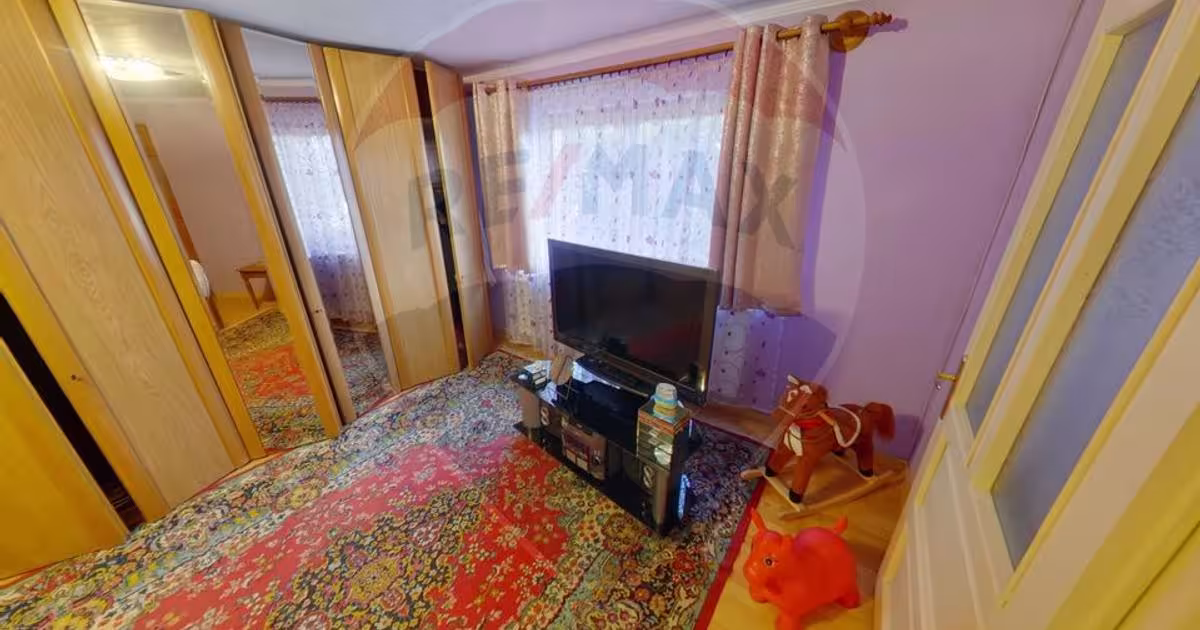 Casă cu 4 camere în zona Est, Sighetu Marmației