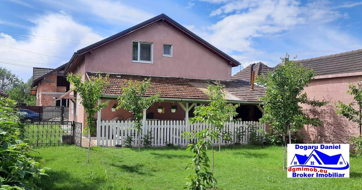 Casă 160 mp cu 5 camere în zona Central, Simeria